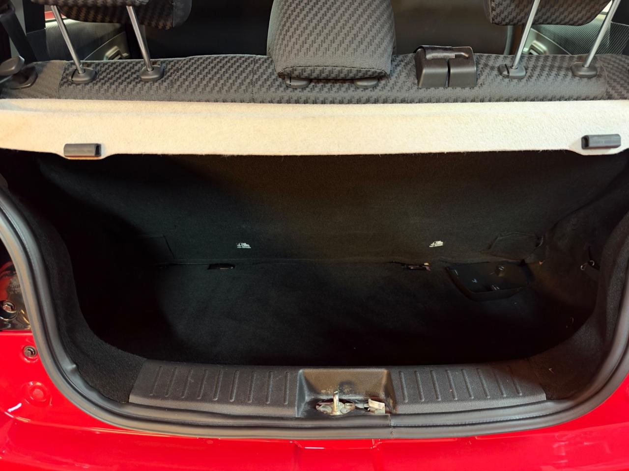 Mahindra KUV100 1.2 VVT K8 km14000