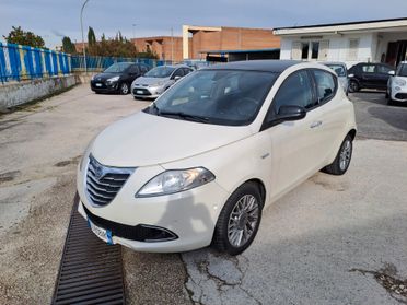 Lancia Ypsilon 0.9 benzina strafull