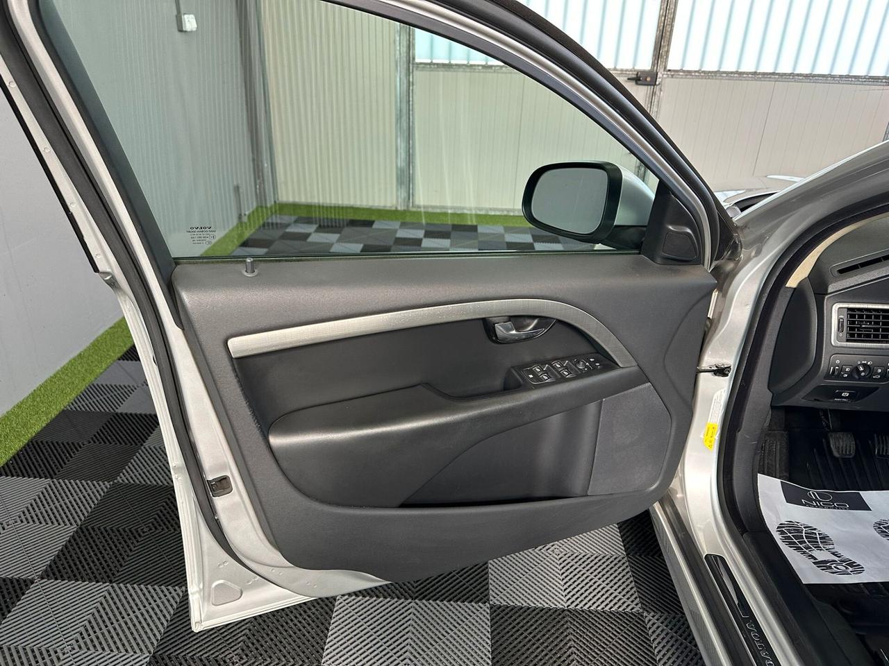 Volvo V70 2.4 D5 Momentum