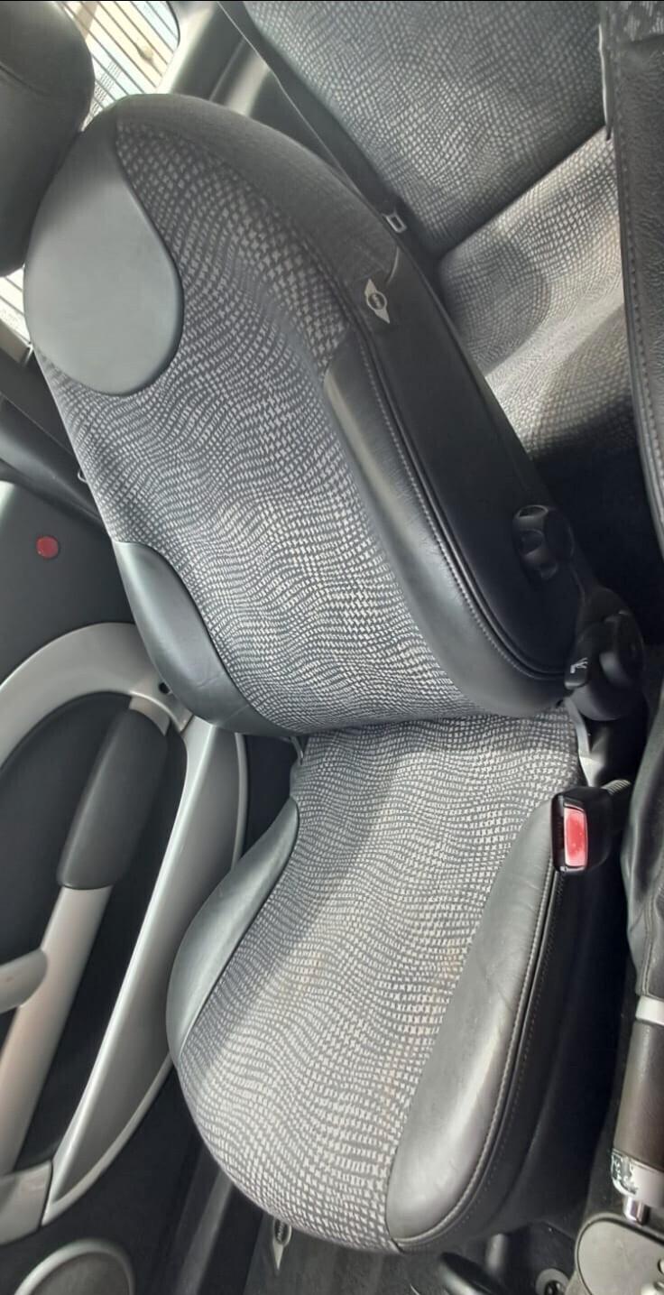 MINI COOPER 1.6 GUIDABILE DA NEOPATENTATI