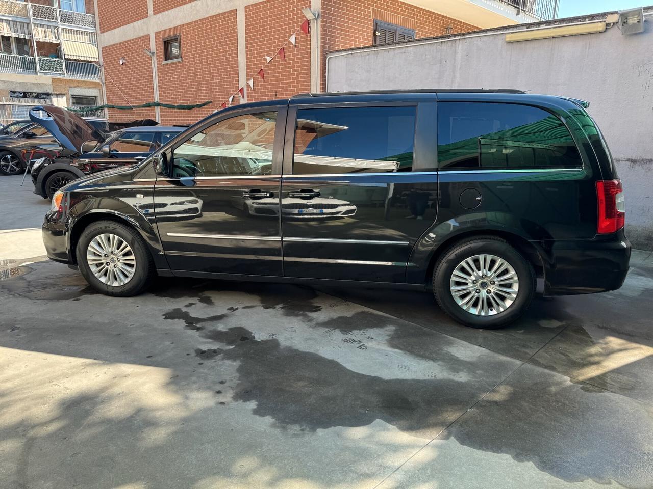 Lancia Voyager 2.8 Turbodiesel Platinum 163 CV