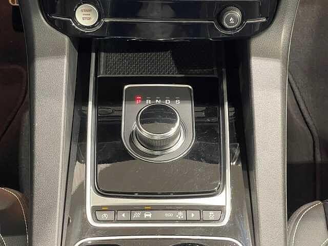 Jaguar F-PACE 2.0 D 180 CV AWD aut. R-Sport