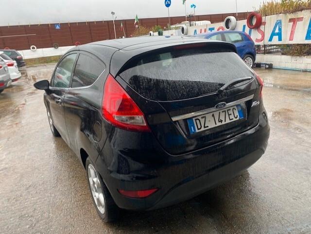 Ford Fiesta 1.4 3 porte Bz.- GPL Titanium