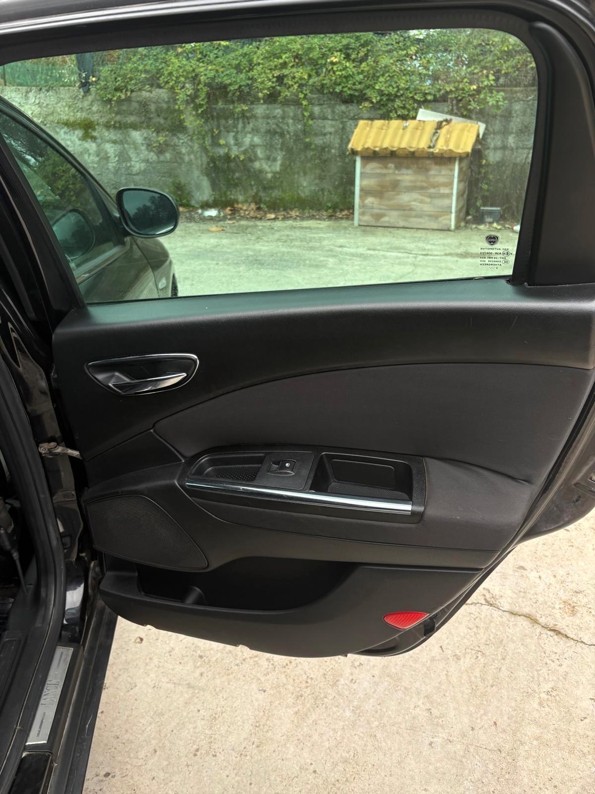 Lancia Delta 1.6 MJT DPF Gold