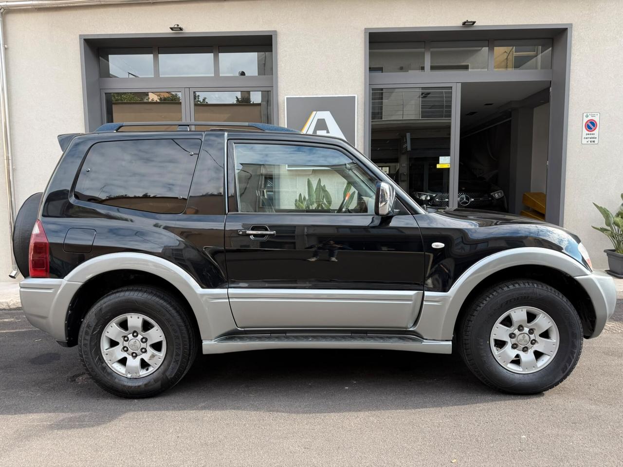Mitsubishi Pajero 3.2 16V DI-D 3p. Tetto + pelle+ sedili elettrci+ gancio traino