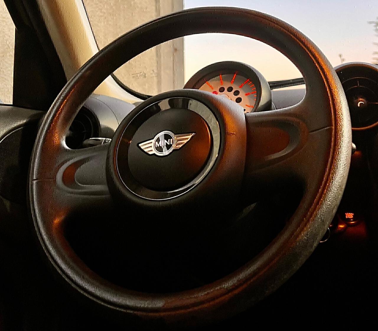 Mini Cooper D Countryman 1.6 ,cerchi in lega ,clima,ecc.