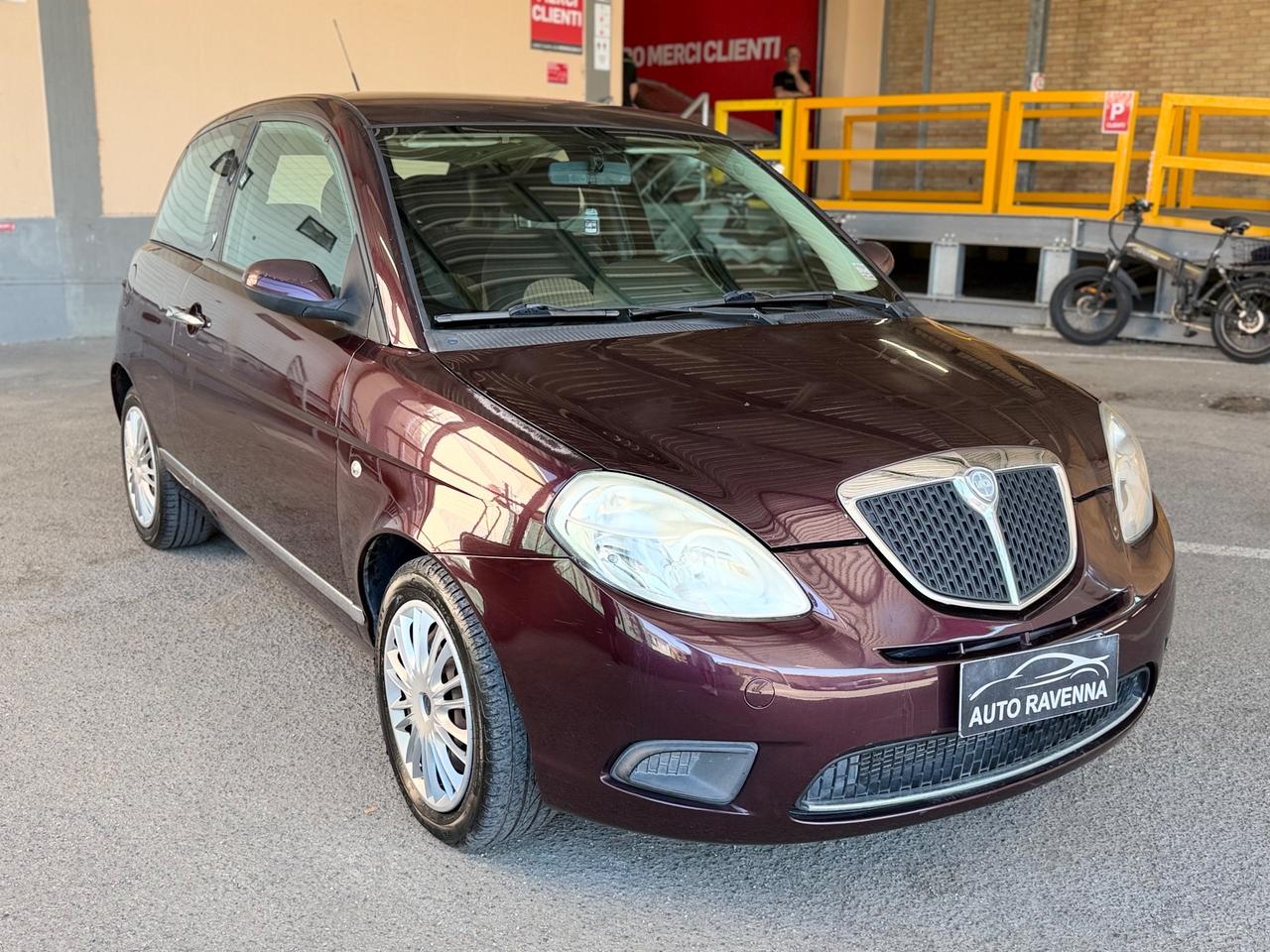 Lancia Ypsilon 1.2 60CV Modamilano Neopatentati
