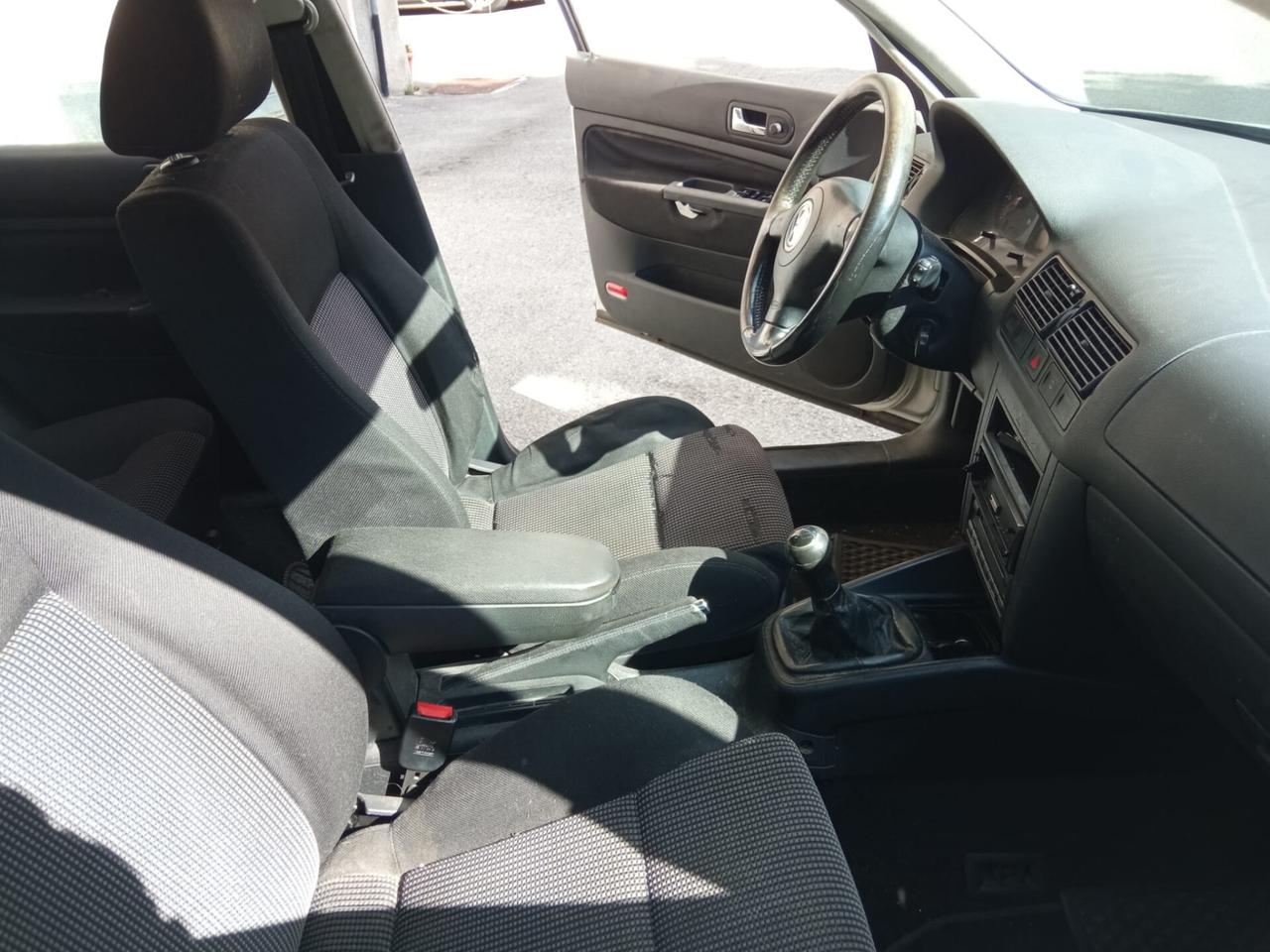 Volkswagen Golf 1.6 cat 5 porte Highline