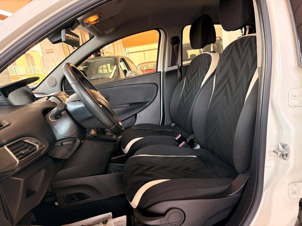 Lancia Ypsilon 1.2 69 CV 5 porte GPL Ecochic Gold