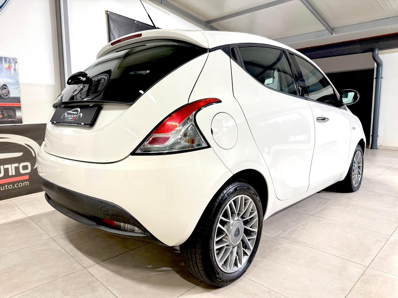 Lancia Ypsilon 1.2 69 CV 5 porte Gold