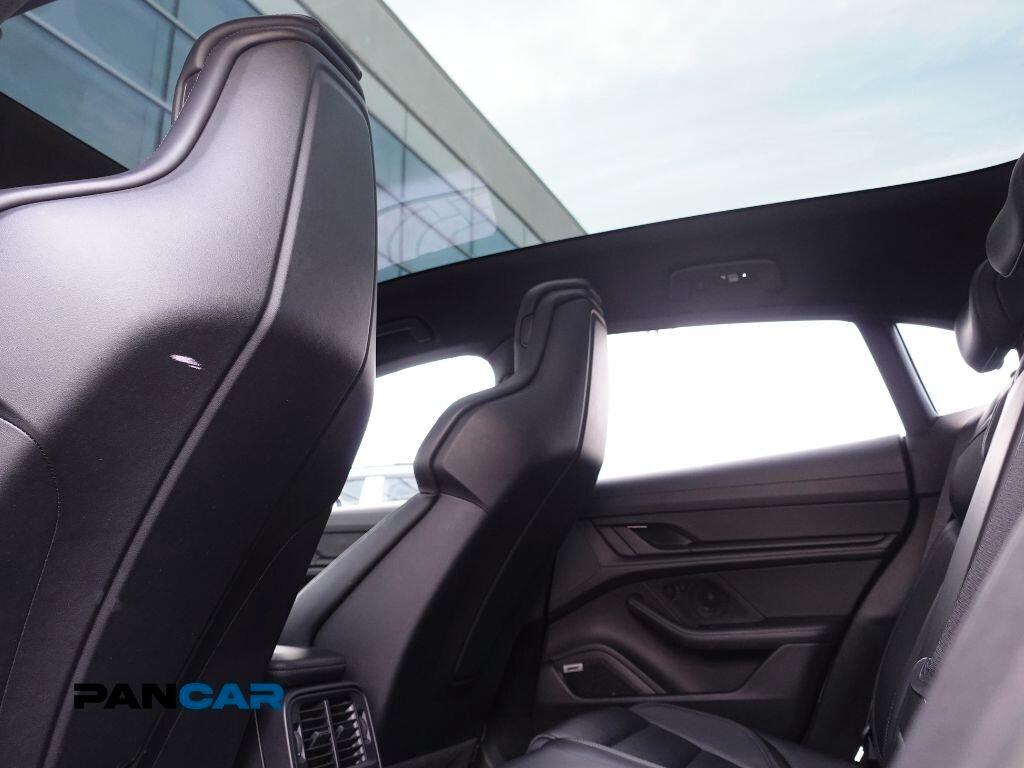 Porsche Taycan 4S Cross Turismo