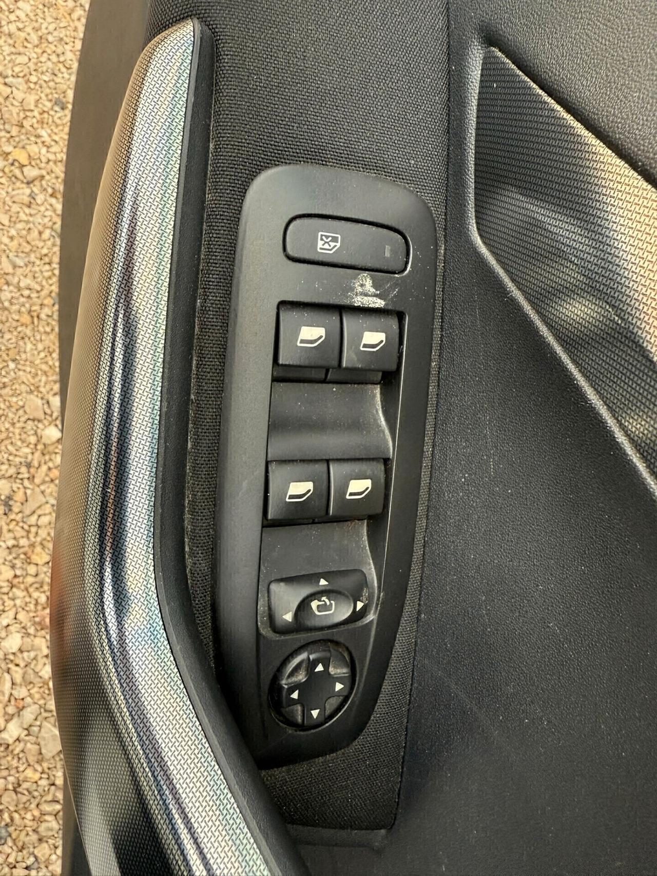 Peugeot 2008 BlueHDi 100 Black Matt