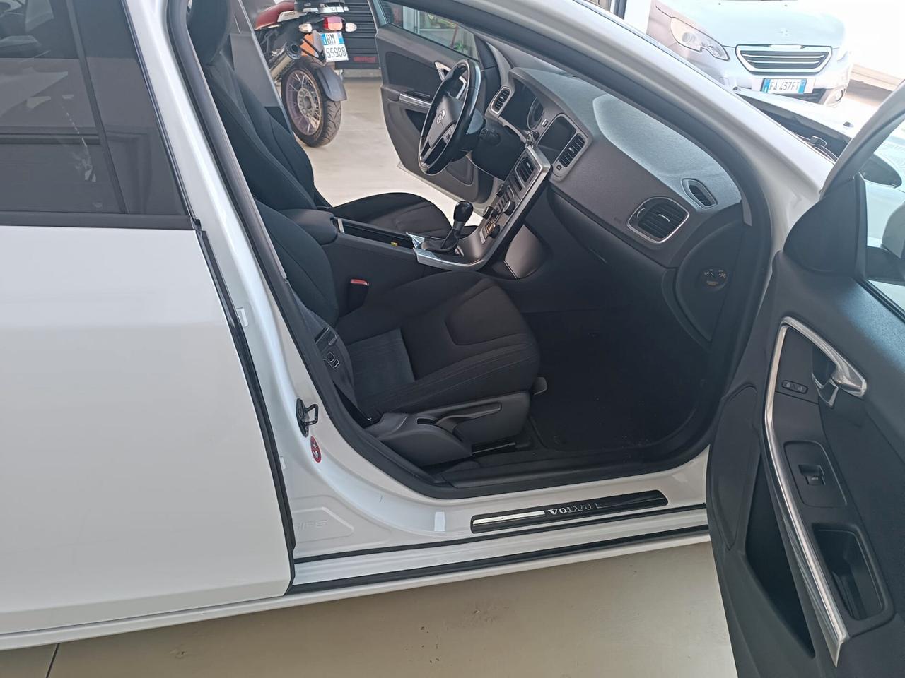 Volvo V60 D2 1.6 Summum