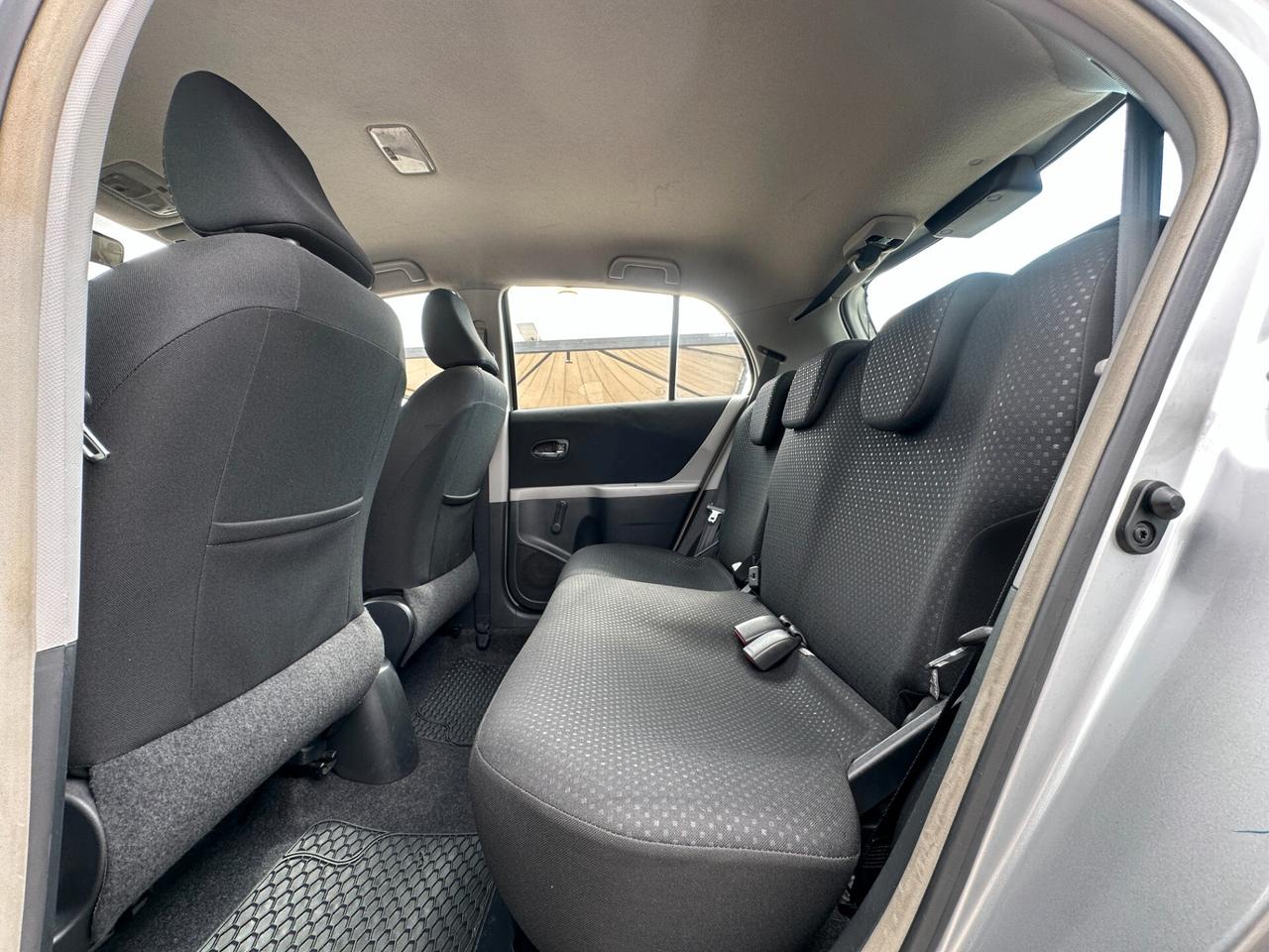 TOYOTA Yaris 1.0 5 porte Sol