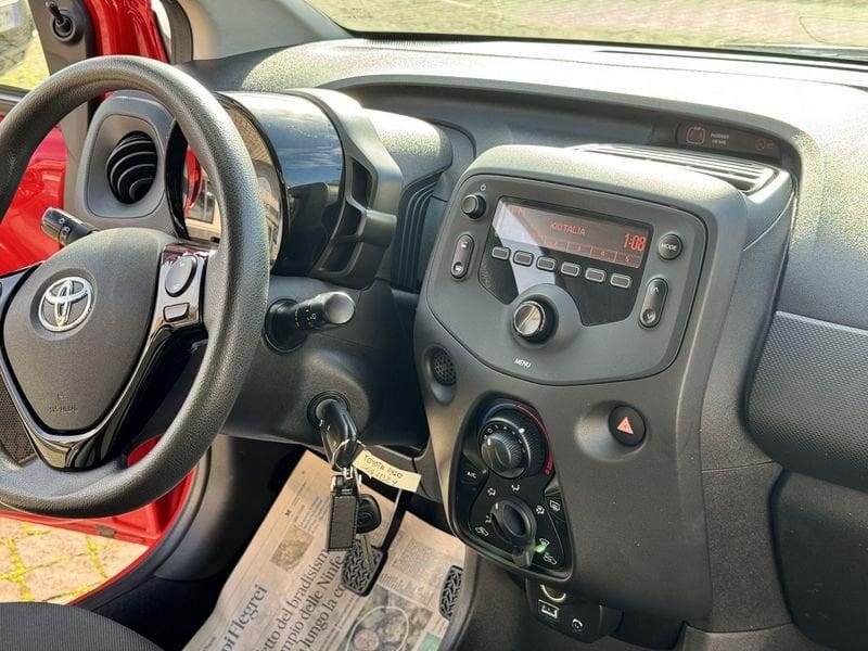 Toyota Aygo Aygo Connect 1.0 VVT-i 72CV 5 porte x-business light