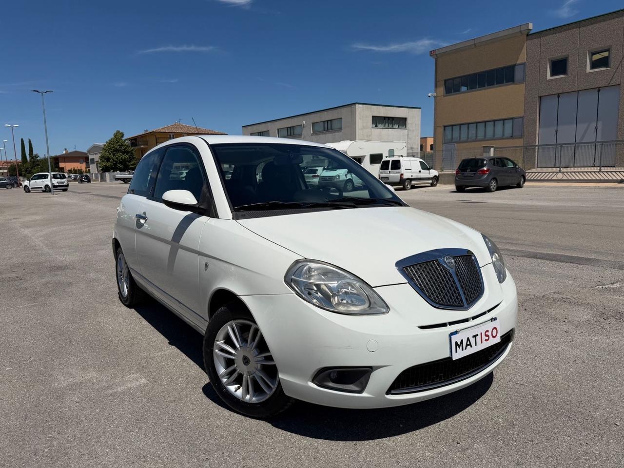 Lancia Ypsilon 1.2 Versus 150000 km