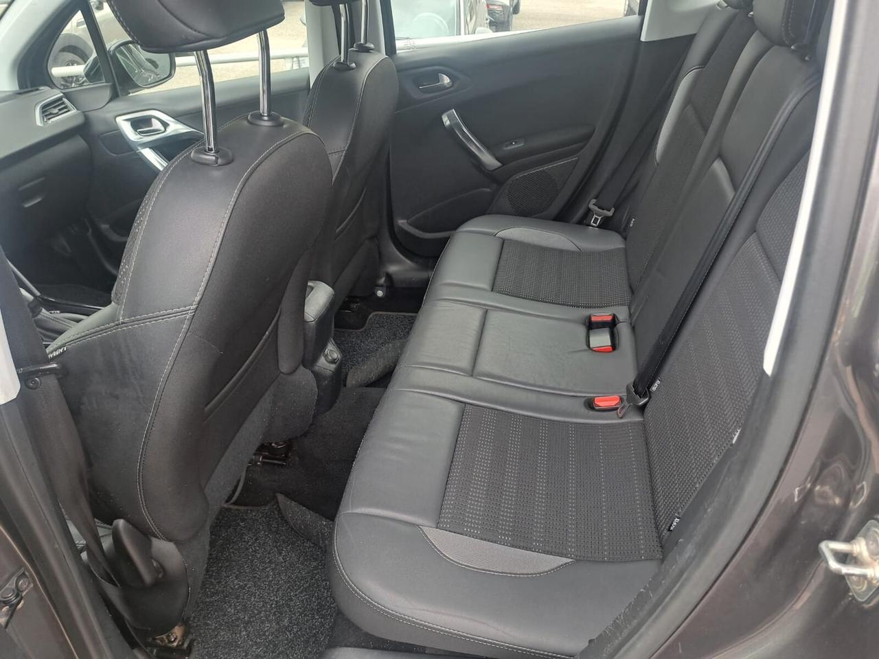 PEUGEOT 2008 1.6 BLUEHDI 100 CV ALLURE