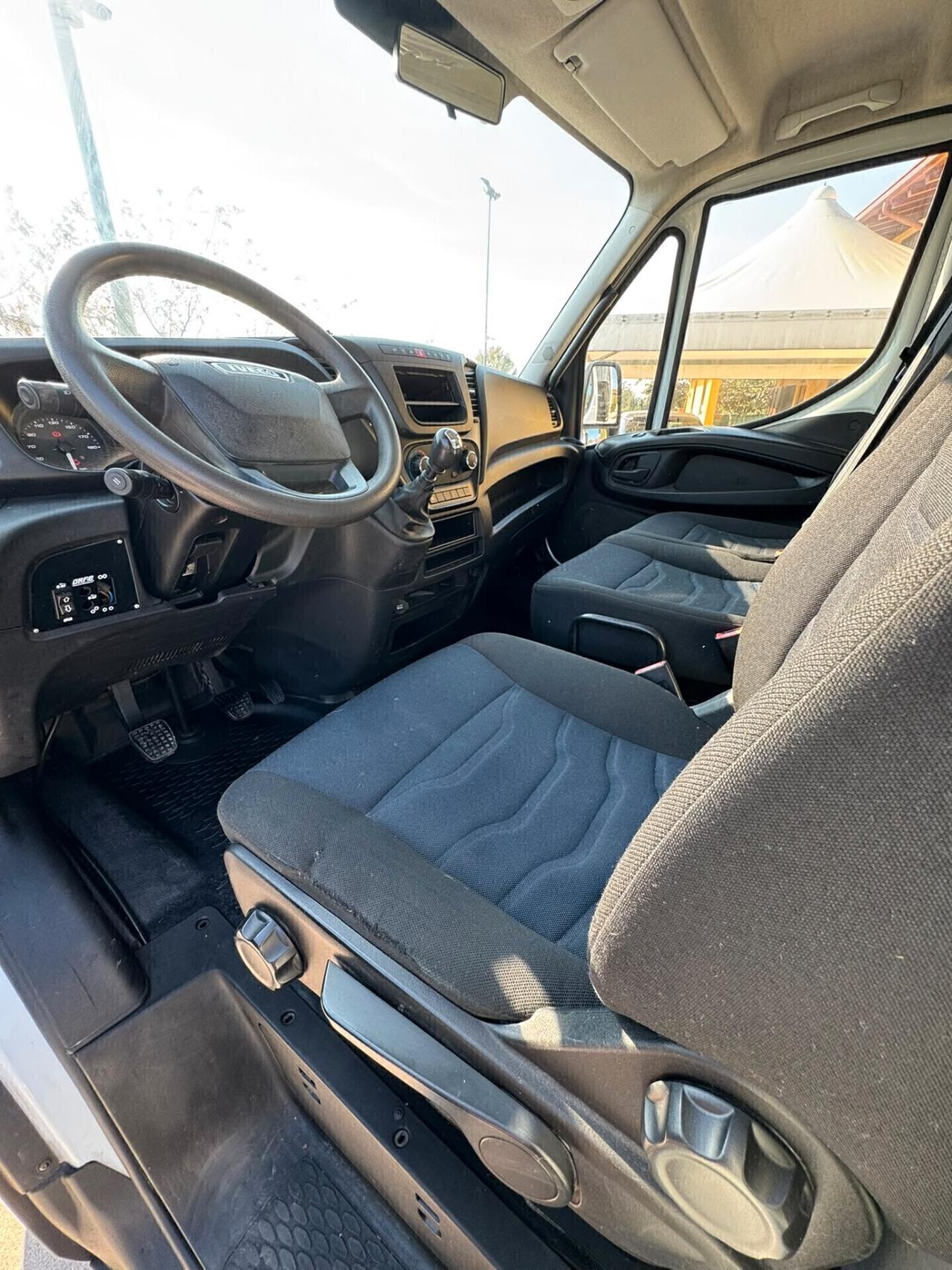 IVECO DAILY RIBALTABILE TRE LATI EURO6 - COME NUOVO