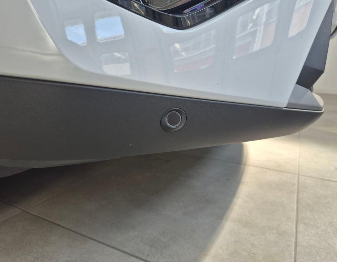 PEUGEOT 2008 GT Hybrid 136 e-DCS6