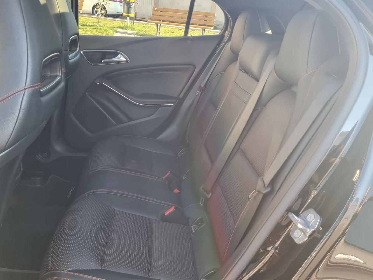 Mercedes-Benz GLA 250 Premium #8103