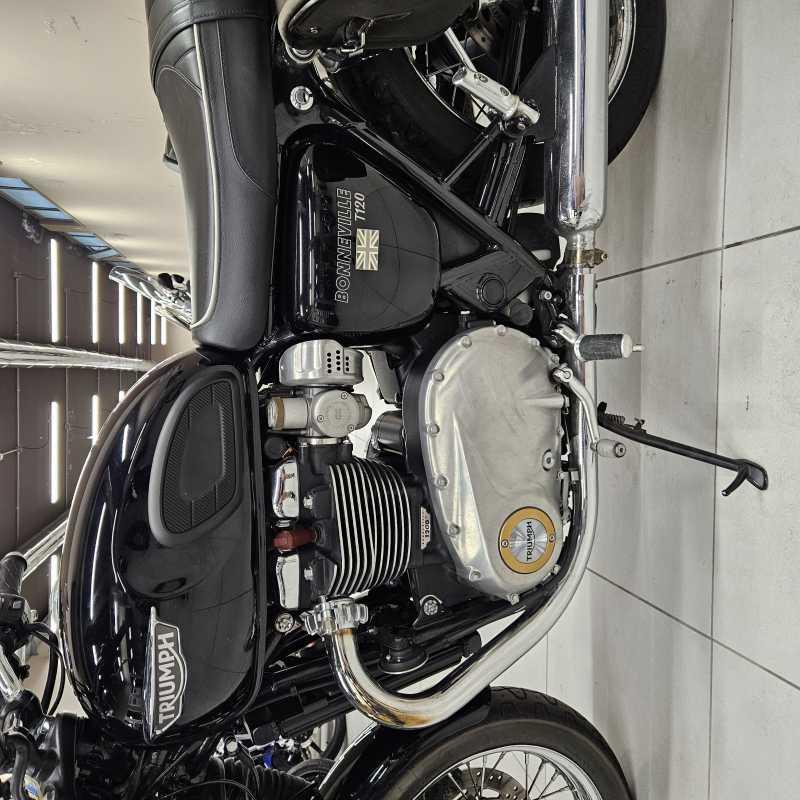 Triumph Bonneville T120 - 2016