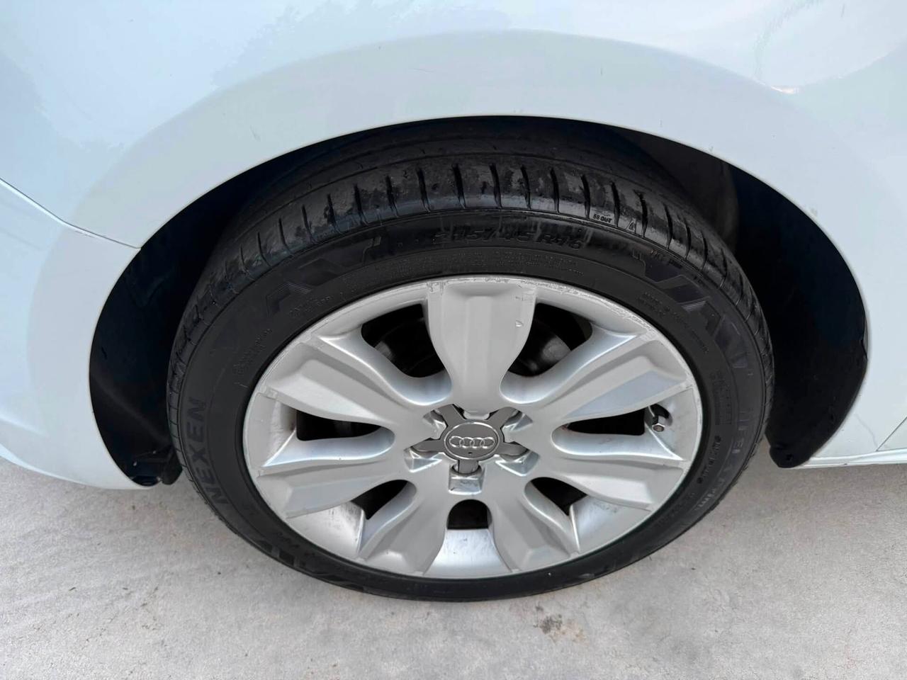Audi A1 1.6 TDI 90CV -3 PORTE-