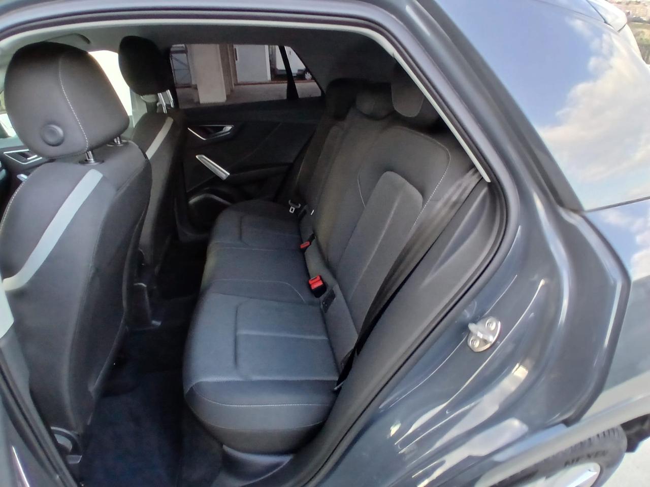 Audi Q2 30 TDI S tronic Identity Black