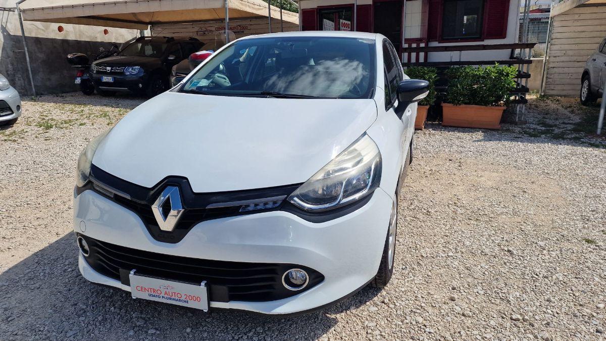 RENAULT Clio 1.2 75 CV GPL 5p. Costume National