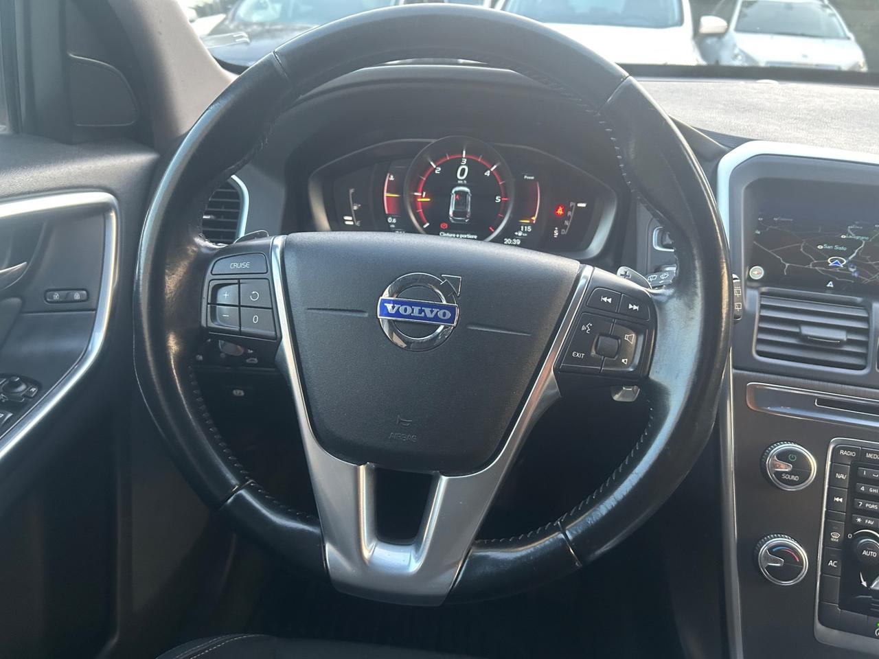 Volvo XC 60 XC60 D4 Geartronic R-design Momentum
