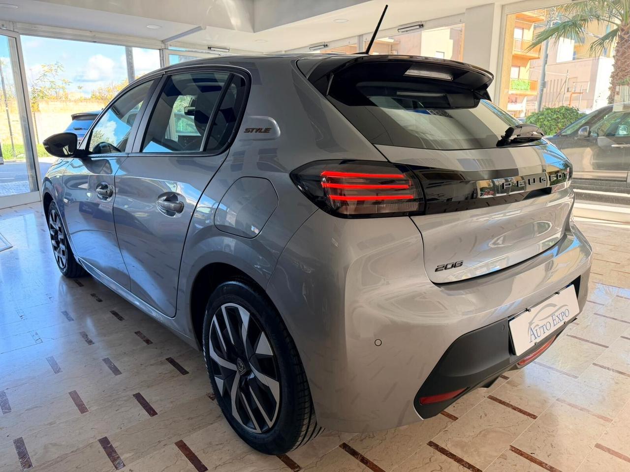 Peugeot 208 1.2 75cv PureTech Style