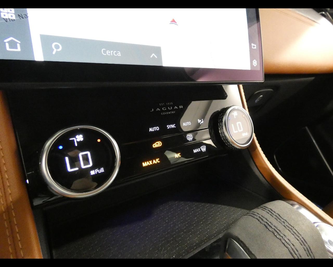 JAGUAR F-Pace (X761) - F-Pace 2.0 250 CV AWD aut. R-Dynamic SE
