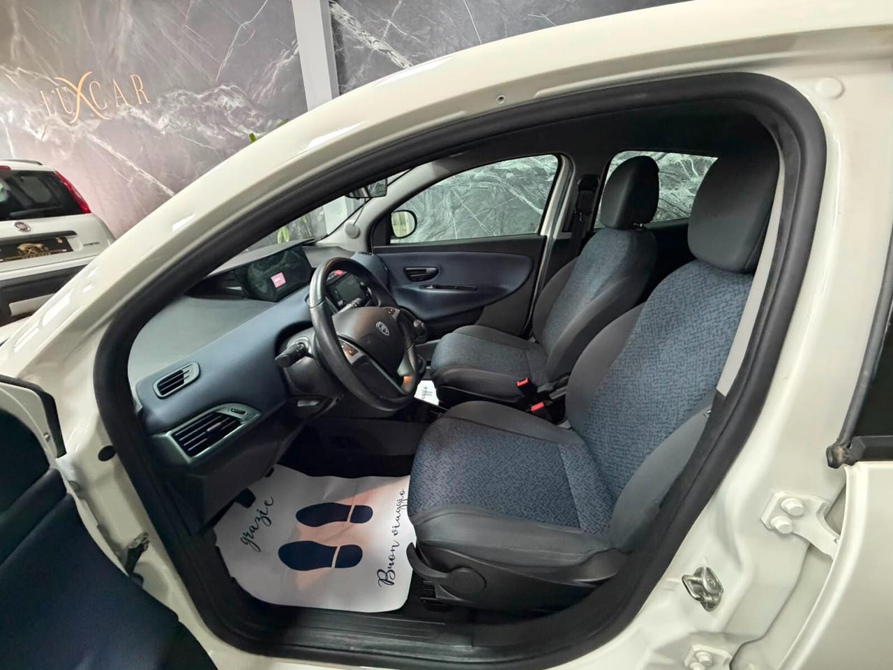 Lancia Ypsilon 1.0 FireFly 5 porte S&S Hybrid Gold