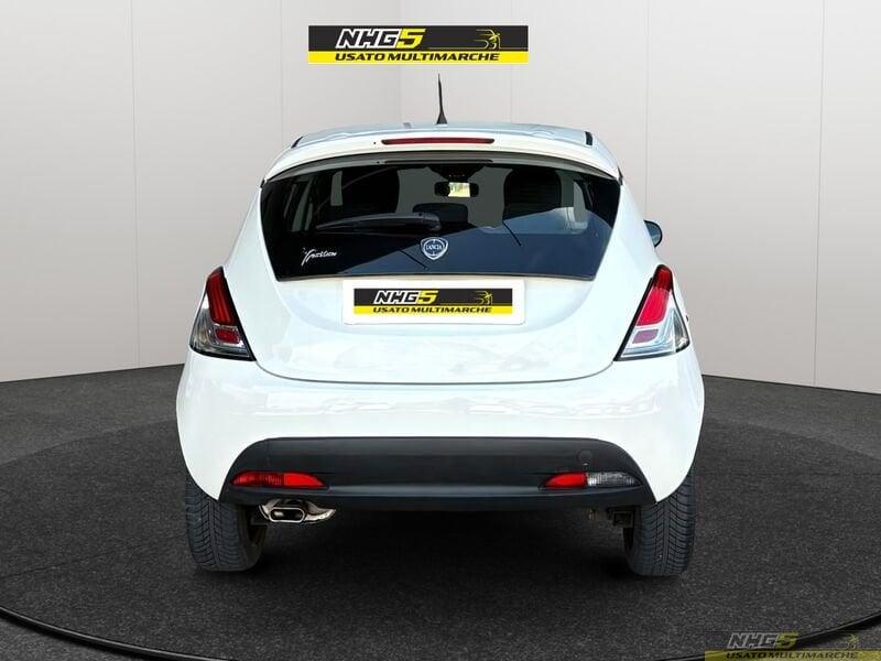 Lancia Ypsilon Ypsilon 1.2 69 CV 5 porte Silver