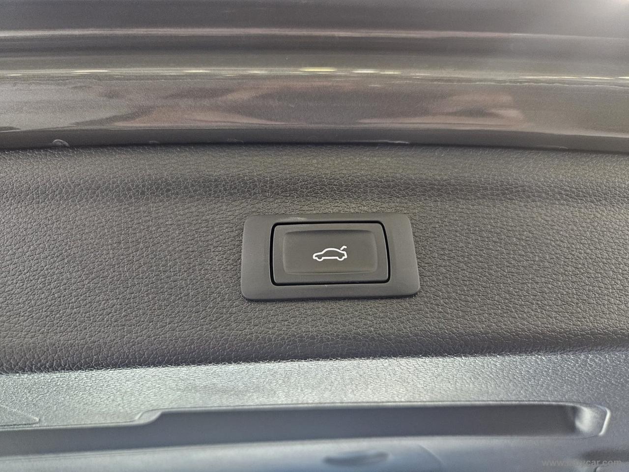 AUDI Q3 40 TDI quattro S tr. Business Adv.