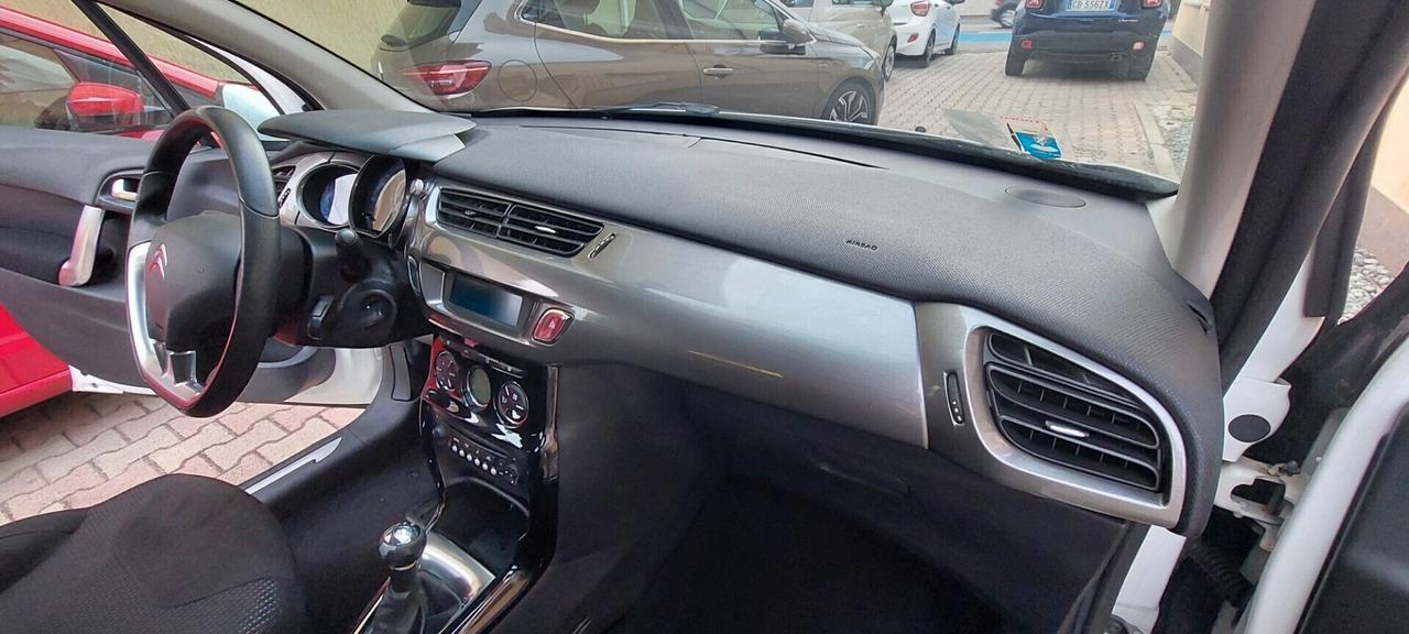 C3 EXCLUSIVE TETTO ZEN IN VETRO 1,4 DIESEL 70 CV NAVIGATORE TELEFONO SENSORI FULL IMPECCABILE