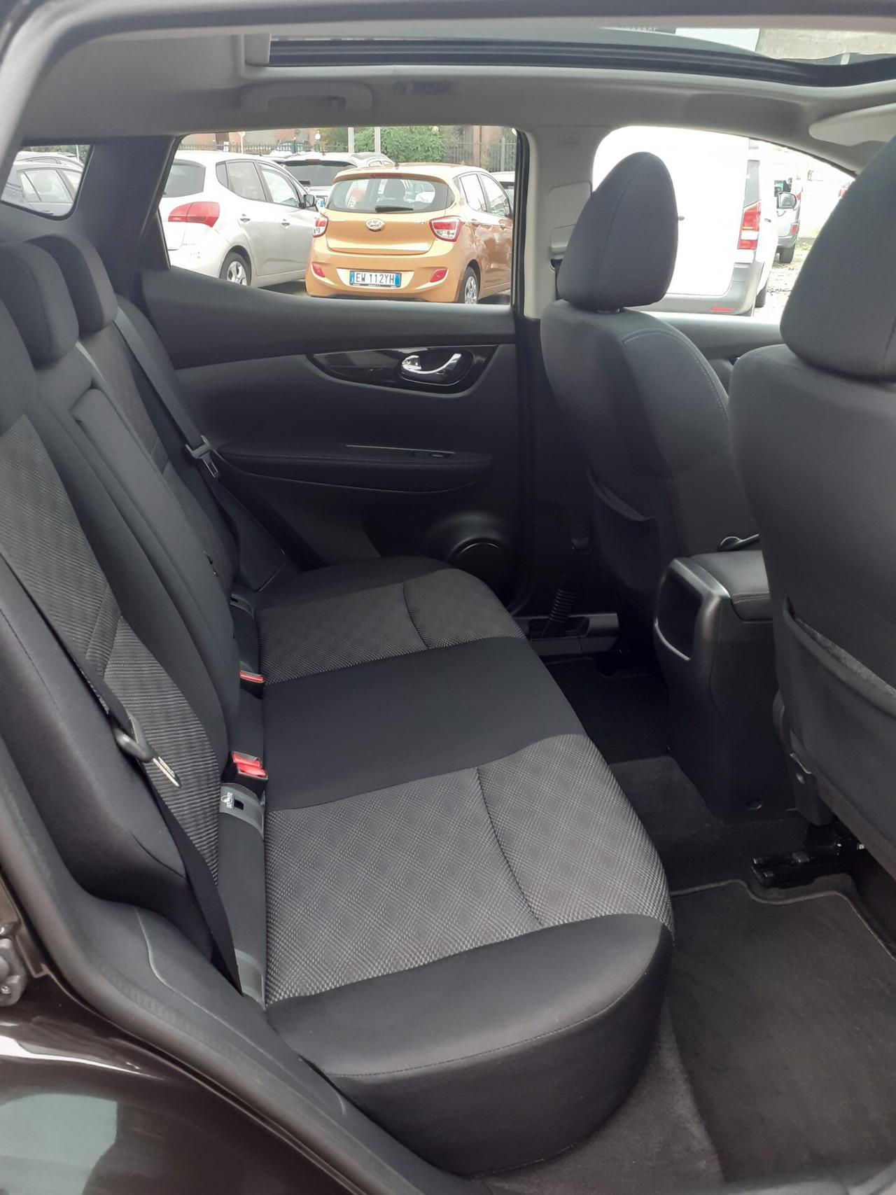 Nissan Qashqai 1.6 dCi 4WD Black Edition