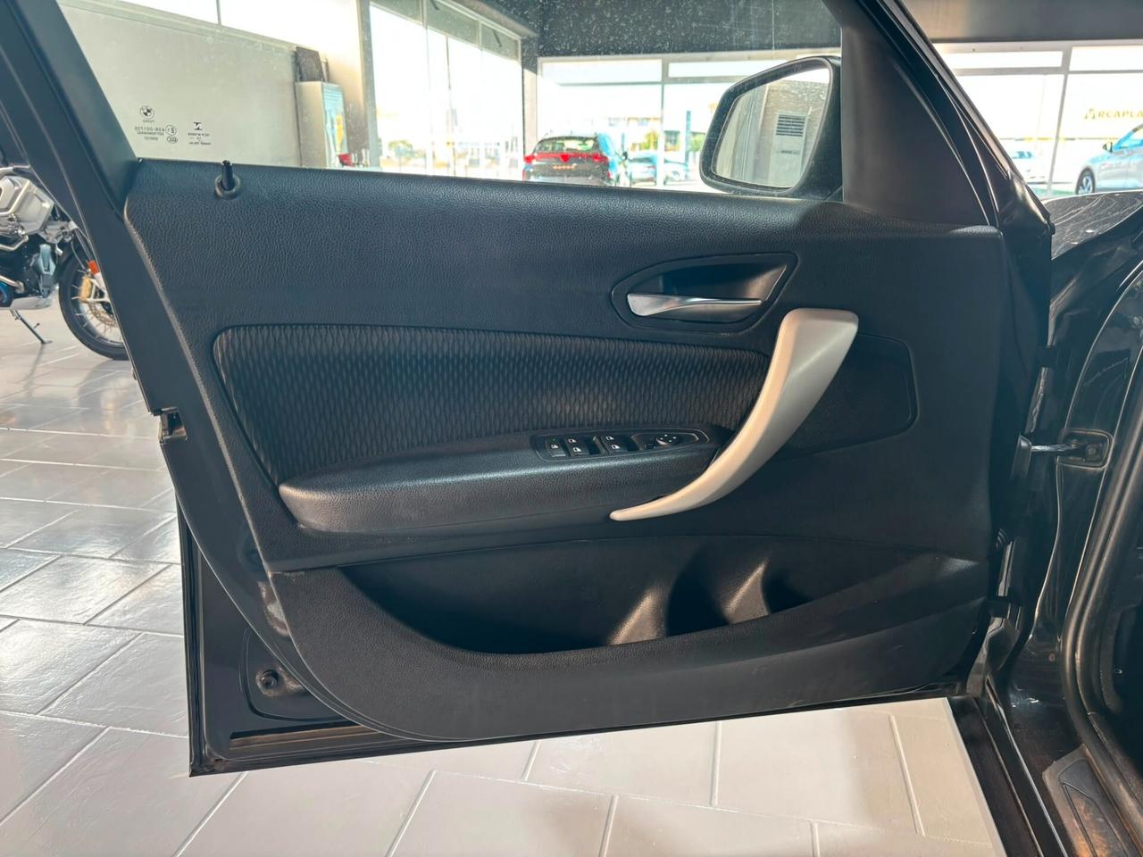 Bmw 116 116d 5p. Urban