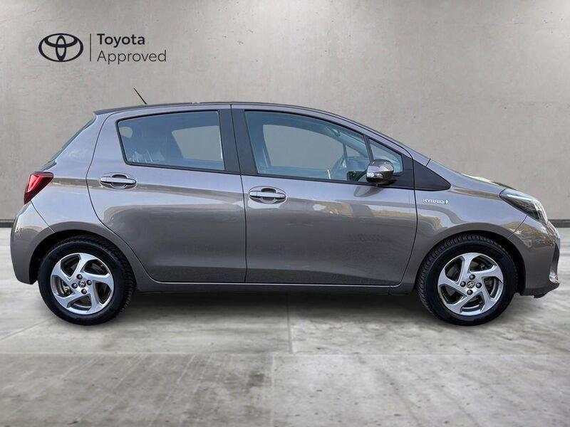Toyota Yaris Yaris 5p 1.5h Active my16