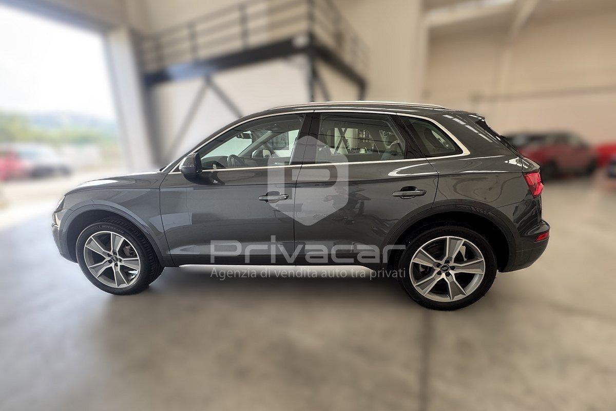 AUDI Q5 40 TDI quattro S tronic Business Design
