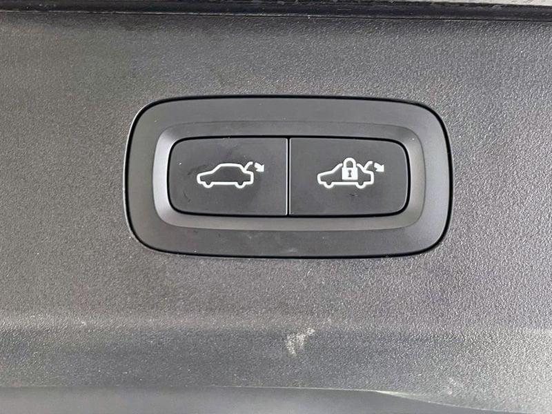 Lynk & Co 01 01 PHEV