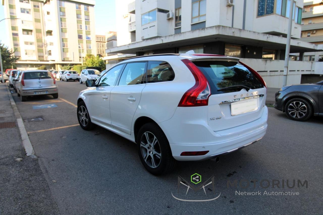 Volvo XC60 D3 Geartronic R-design Momentum