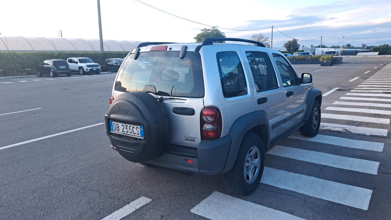 Jeep Cherokee 2.8 CRD Sport