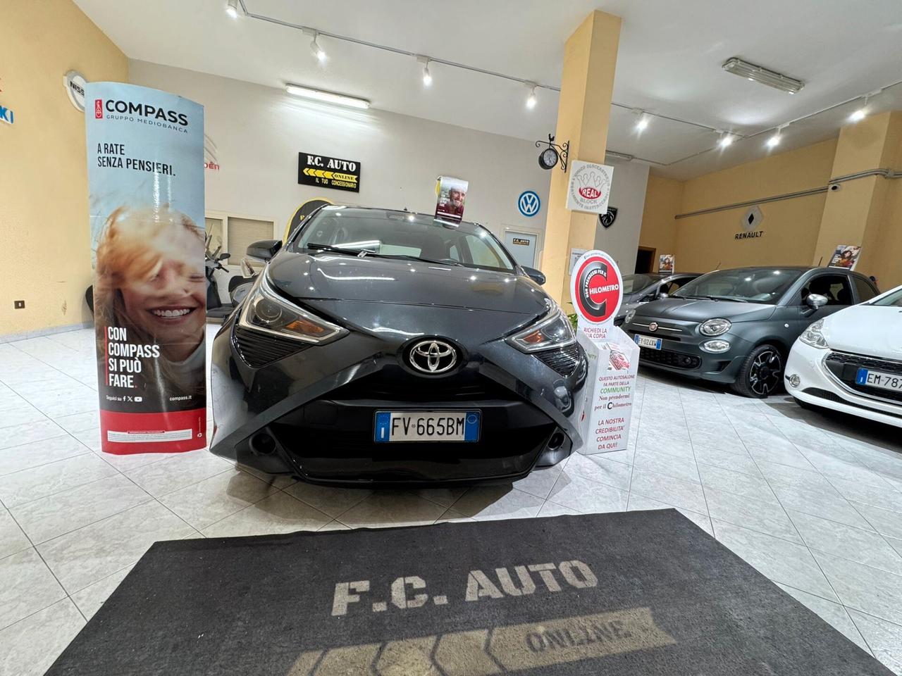 Toyota Aygo 1.0 VVT-i 72 CV 5 porte x-cite (motore con 80.000km con fattura)