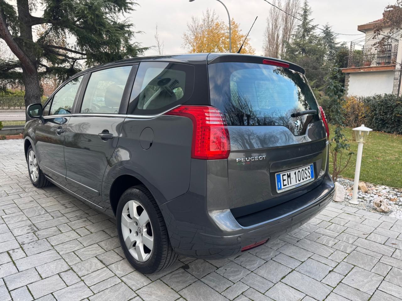 Peugeot 5008 1.6 HDi 112CV Business OK NEOPATENTATI