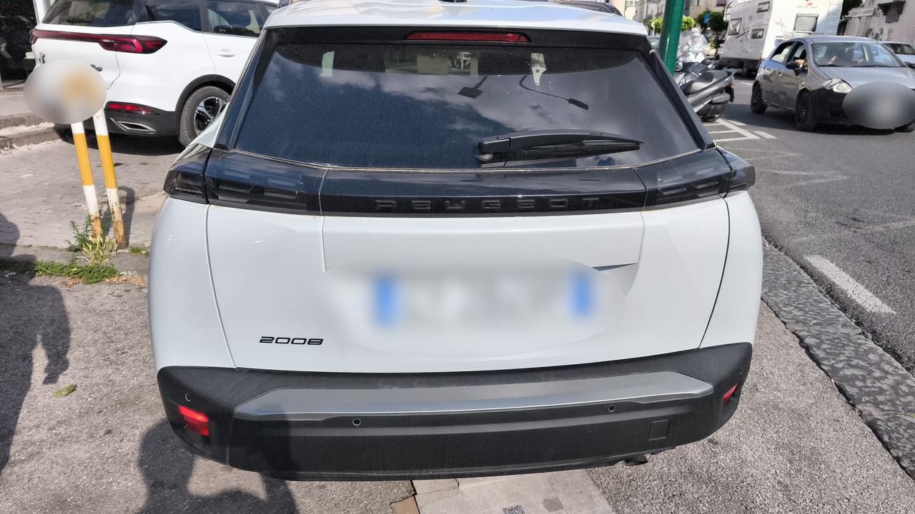PEUGEOT 2008 1.2 PureTech 100cv Allure 2023 USATO