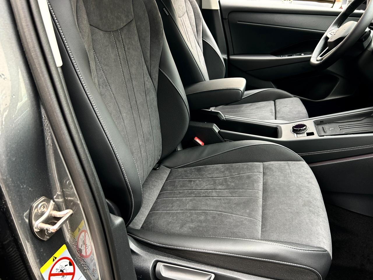 Volkswagen T-Roc 1.5 eTSI ACT DSG Style 2026
