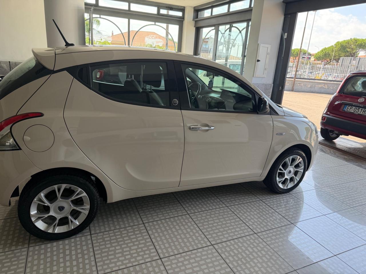 Lancia Ypsilon 1.2 69 CV 5 porte GPL Ecochic Gold