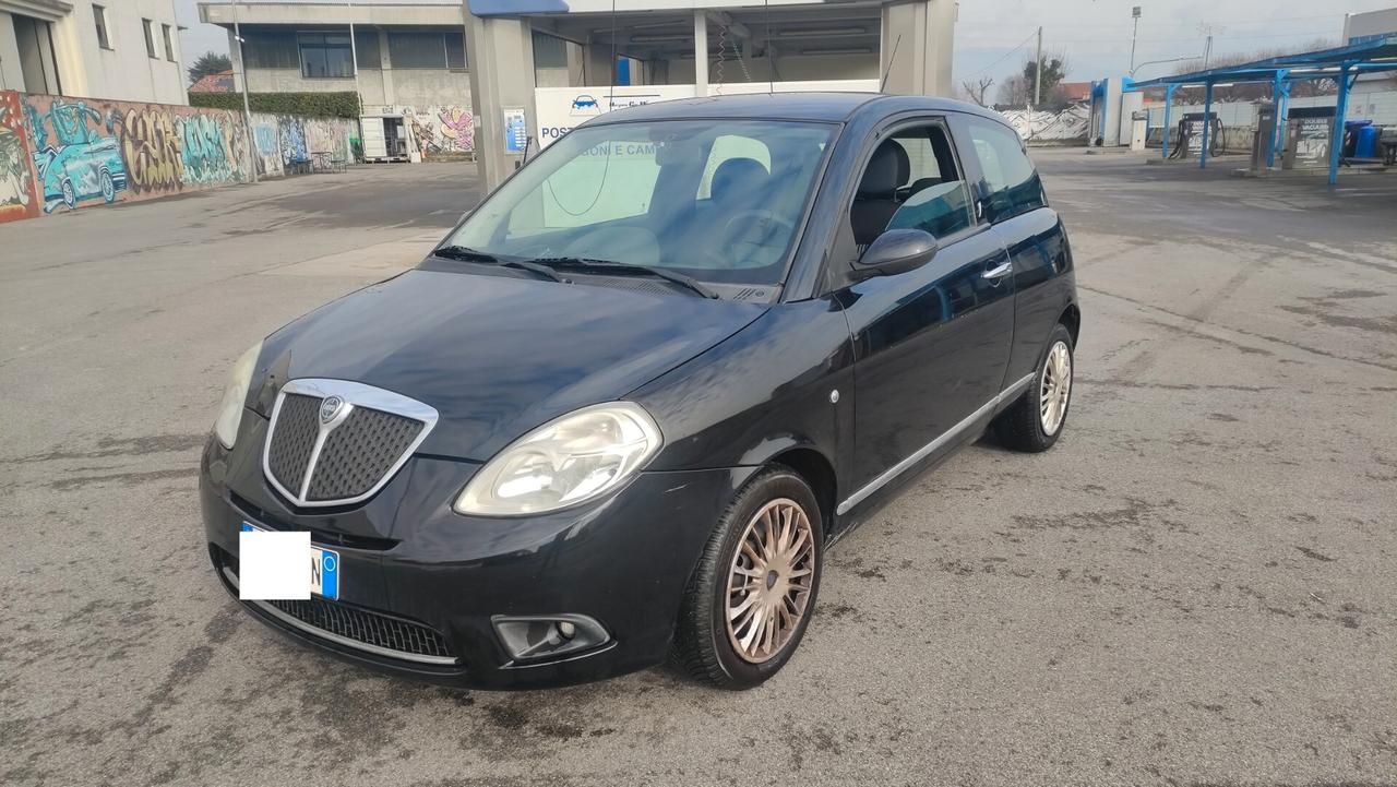 Lancia Ypsilon 1.2 bz 69CV NEOPATENTATAI - 2011