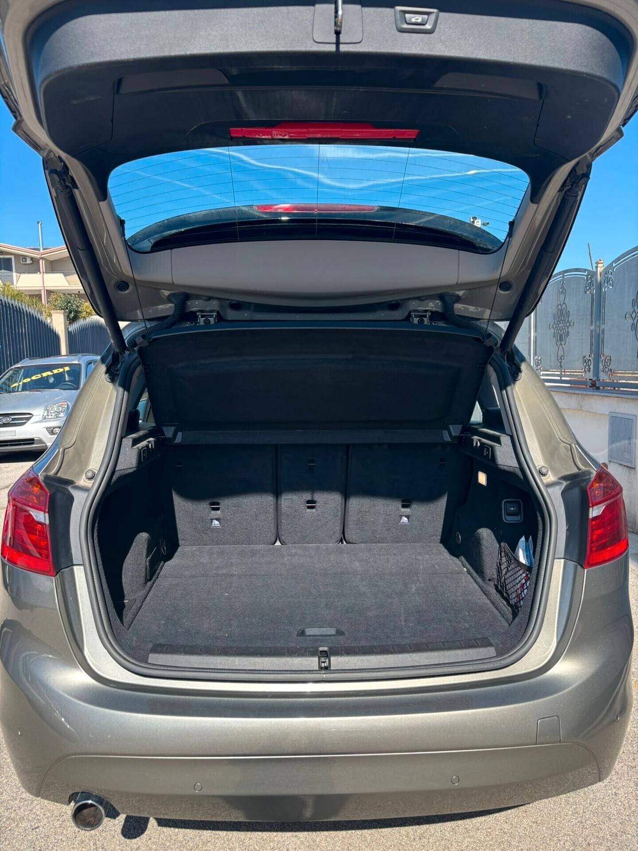 Bmw Serie 2 218d Luxury AUTOMATICO ANNO 2015