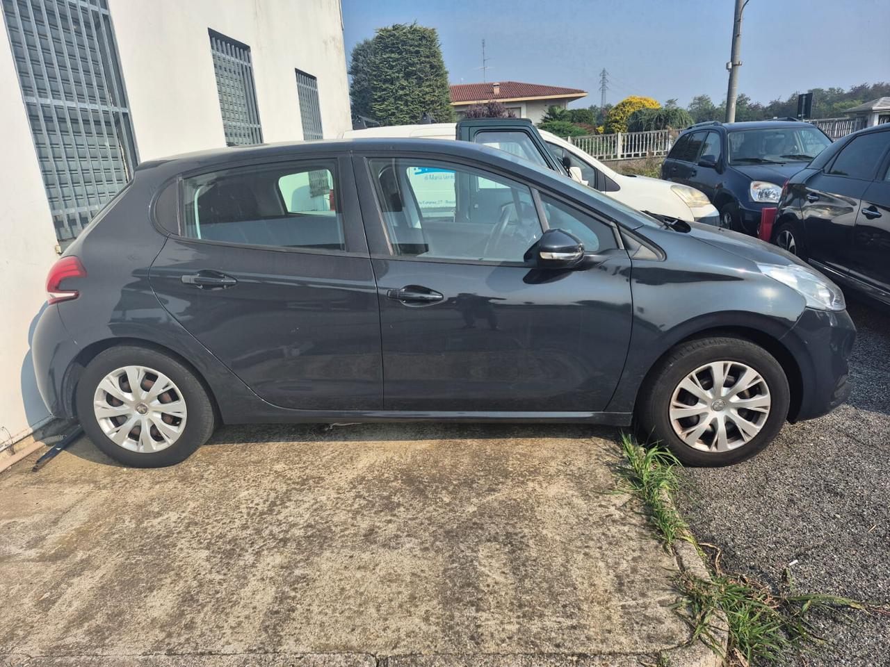 Peugeot 208 5 porte Adatta Neopatentati